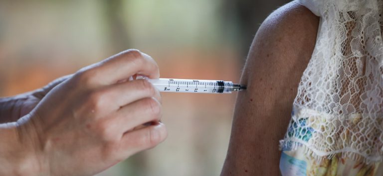Confira os pontos de vacinação para aplicação da Bivalente e Influenza