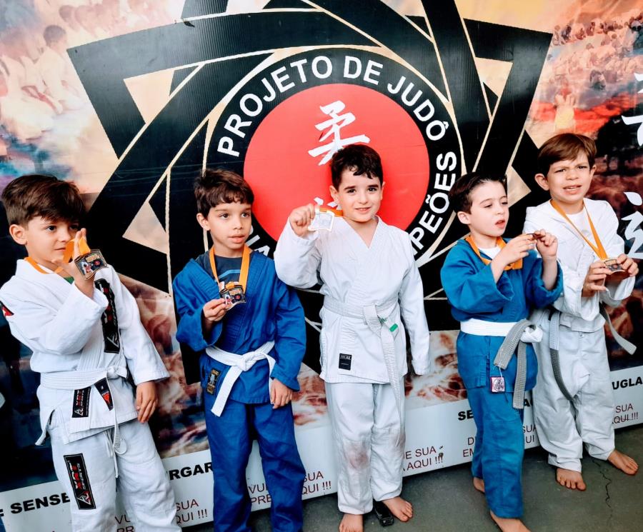 Judocas de Bragança Paulista participam de Festival de Judô