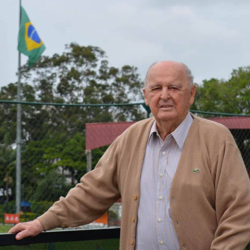 Morre aos 94 anos Rubens Minelli, lendario treinador brasileiro