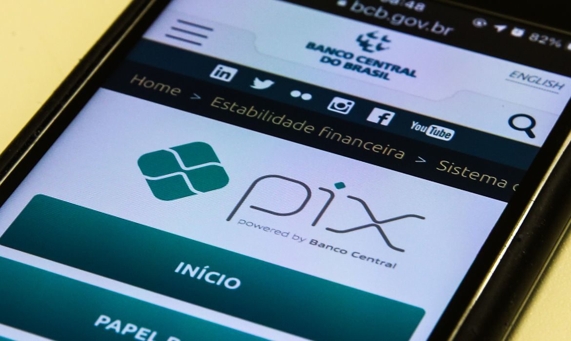 Com mais de 158,3 milhões de usuários, Pix ultrapassa a marca de R$ 15 tri movimentados no ano