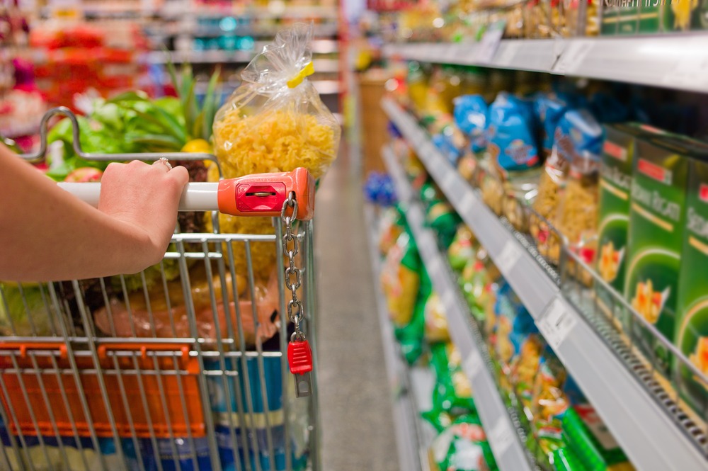 Com feijão, óleo e cebola mais baratos, vendas nos supermercados voltam a crescer